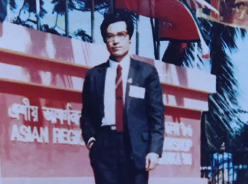 鲍仲梅作为中国工艺美术代表参加亚太地区手工艺研讨会