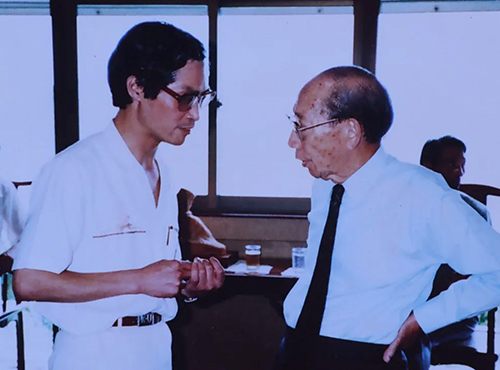 鲍仲梅赴香港与紫砂收藏家罗桂祥先生交流
