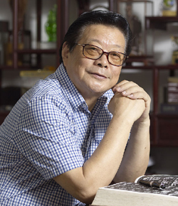 中国工艺美术大师鲍志强