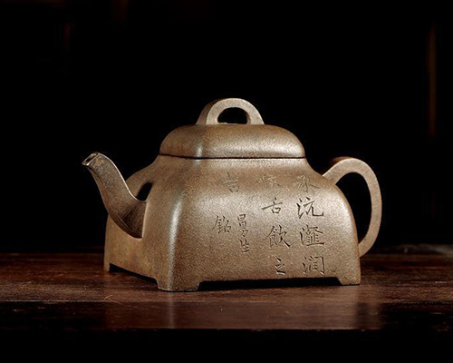 杨彭年制陈曼生铭觚棱壶拍卖记录