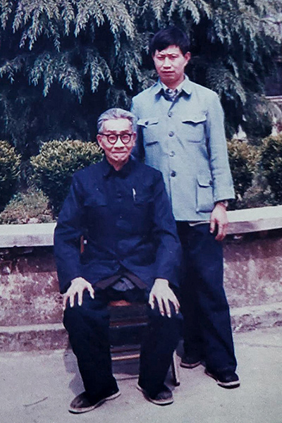范洪泉与恩师朱可心