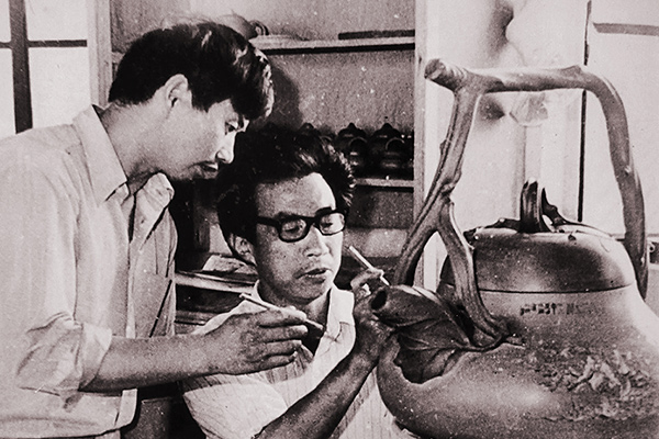 范洪泉和谭泉海大师合作制壶