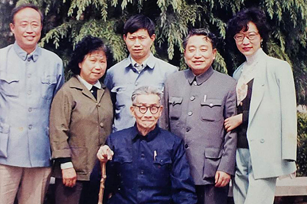 范洪泉和大师朱可心、蒋蓉等合影