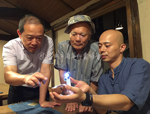 范泽锋大师与日本国宝级陶艺家小西洋平交流陶艺