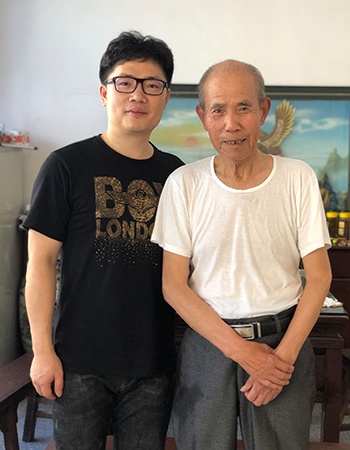 淘壶人高子墨和顾道荣大师合影