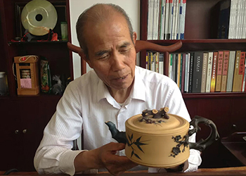 顾道荣大师欣赏紫砂壶