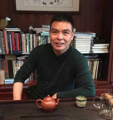 惠祥云在紫砂工作室喝茶