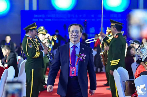 邵顺生步入巴拿马万国博览会颁奖盛典领奖台