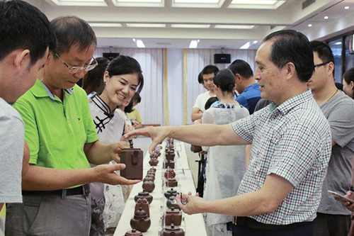 邵顺生大师在淘壶人和壶友交流紫砂艺术