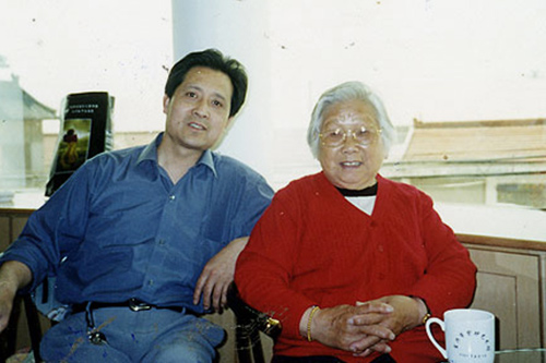 邵顺生和老艺人蒋蓉大师合影