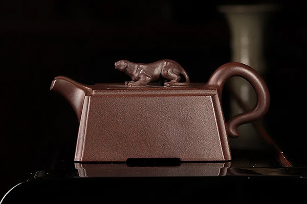 邵顺生制豹方壶