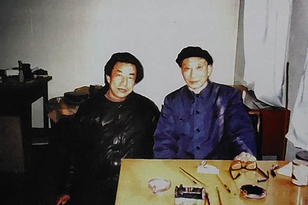 大师谭泉海和顾景舟合影