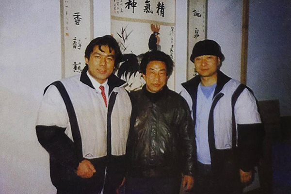 谭泉海和朱时茂、陈佩斯合影