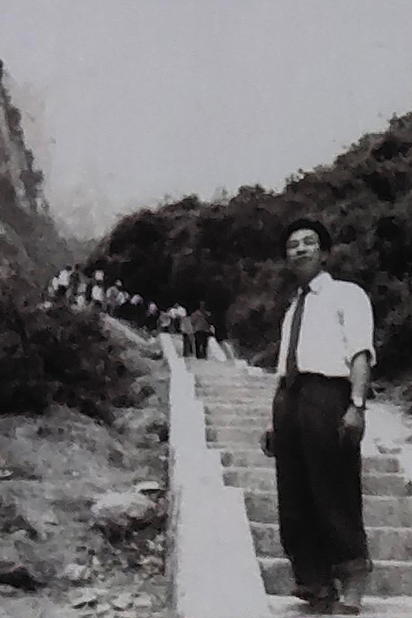 谭泉海在外写生