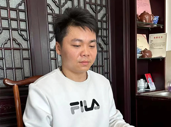 宜兴余伟辉图片