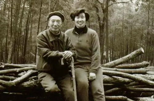 周桂珍与师父顾景舟