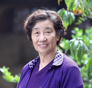 中国工艺美术大师周桂珍