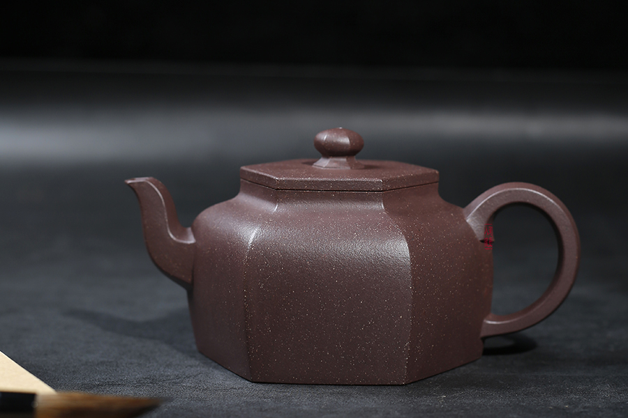 周志良作品《六方》