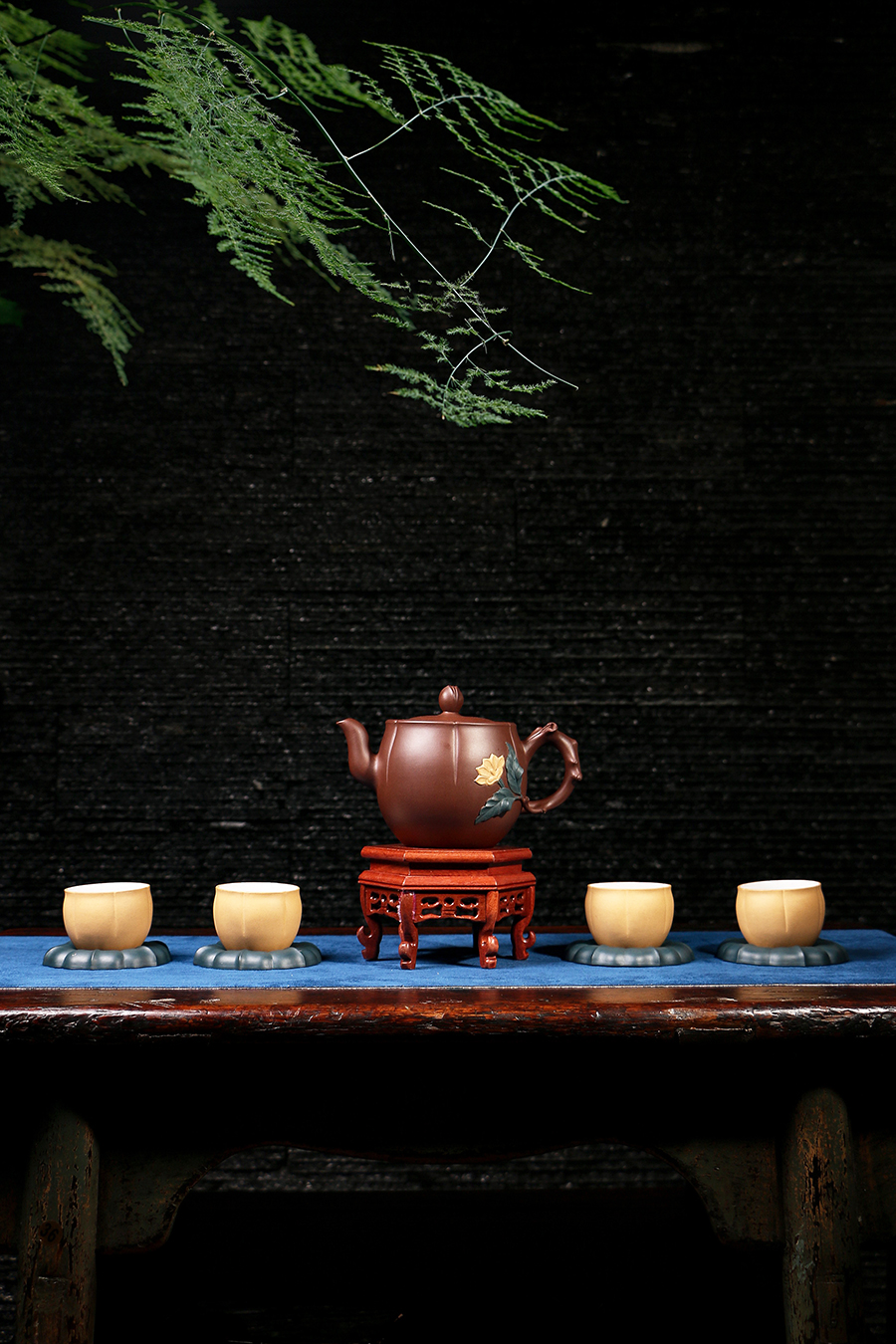 名家何挺初作品《栀子花茶具(九头套组)》