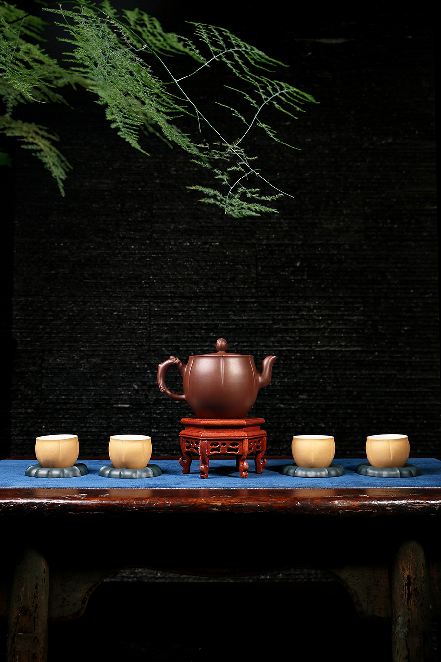 名家何挺初作品《栀子花茶具(九头套组)》