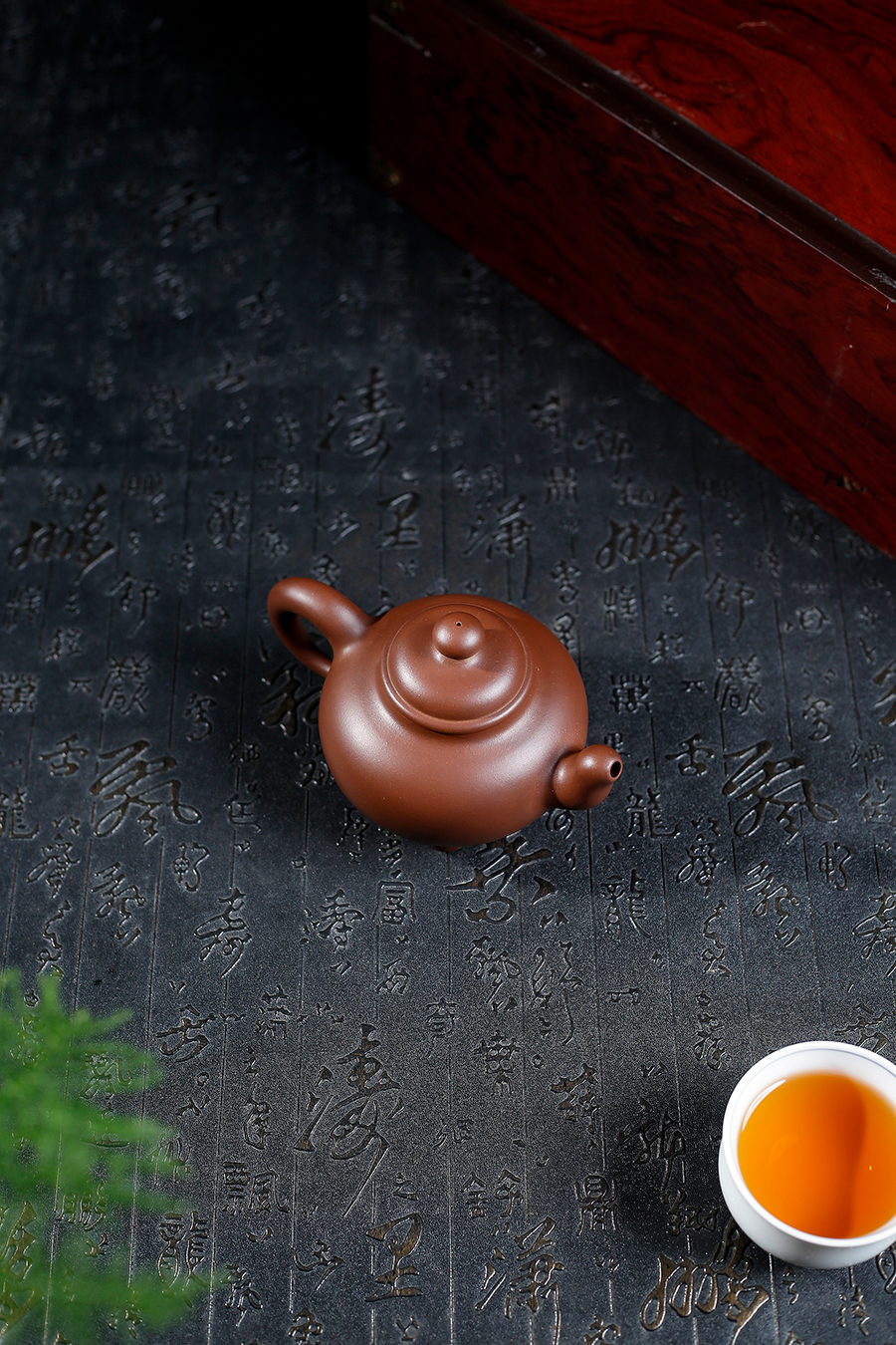 名家顾绍培作品《鼎泉三足》