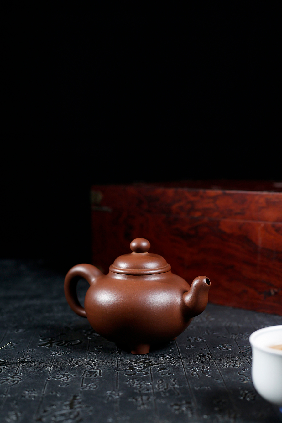 名家顾绍培作品《鼎泉三足》