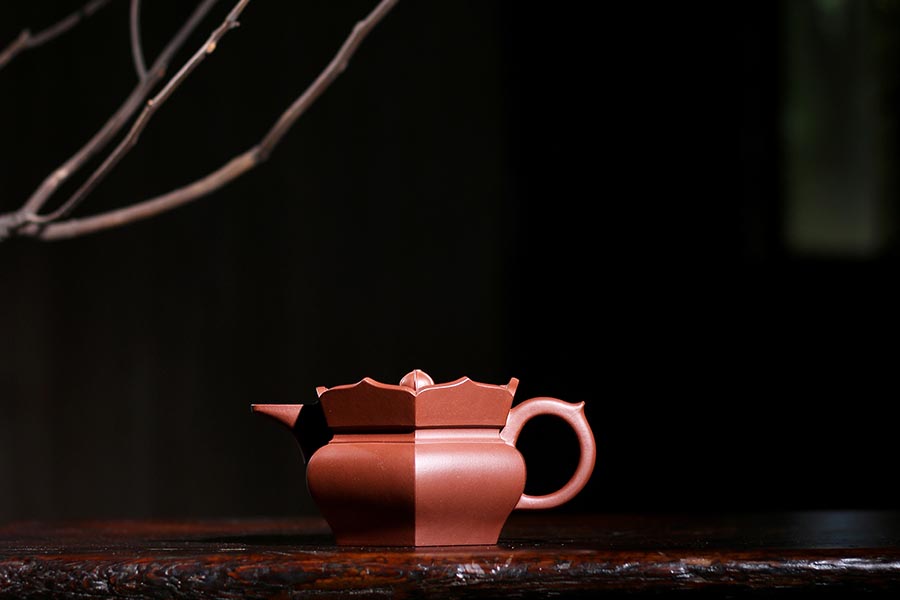 名家曹婉芬作品《大彬僧帽》