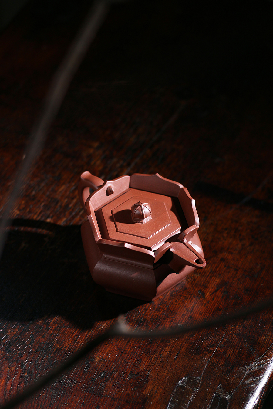 名家曹婉芬作品《大彬僧帽》