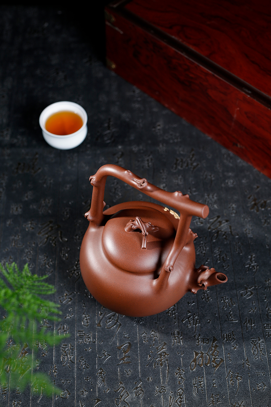 名家曹婉芬作品《全手梅花大提梁》