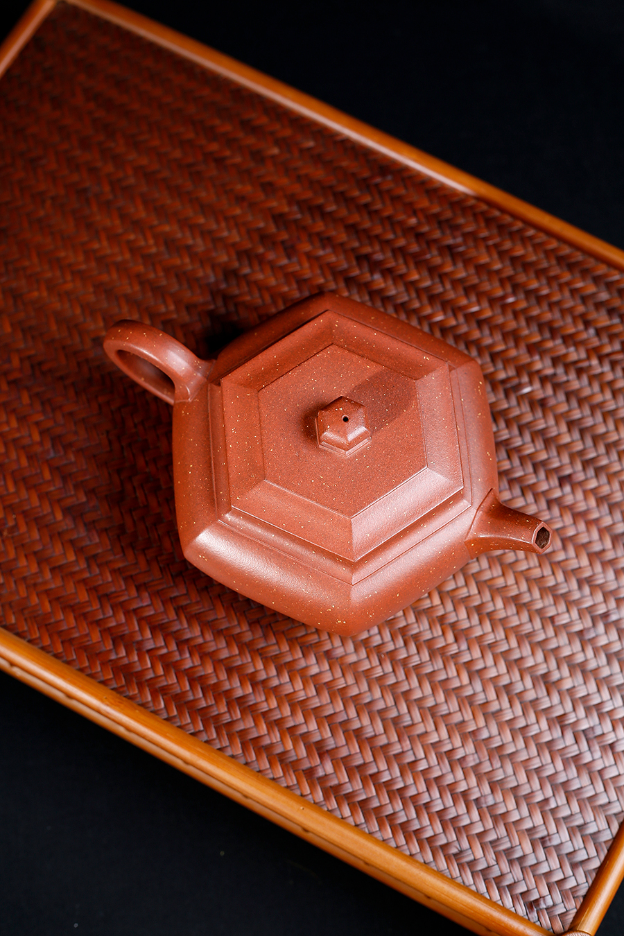 名家华健作品《大彬六方茗壶》