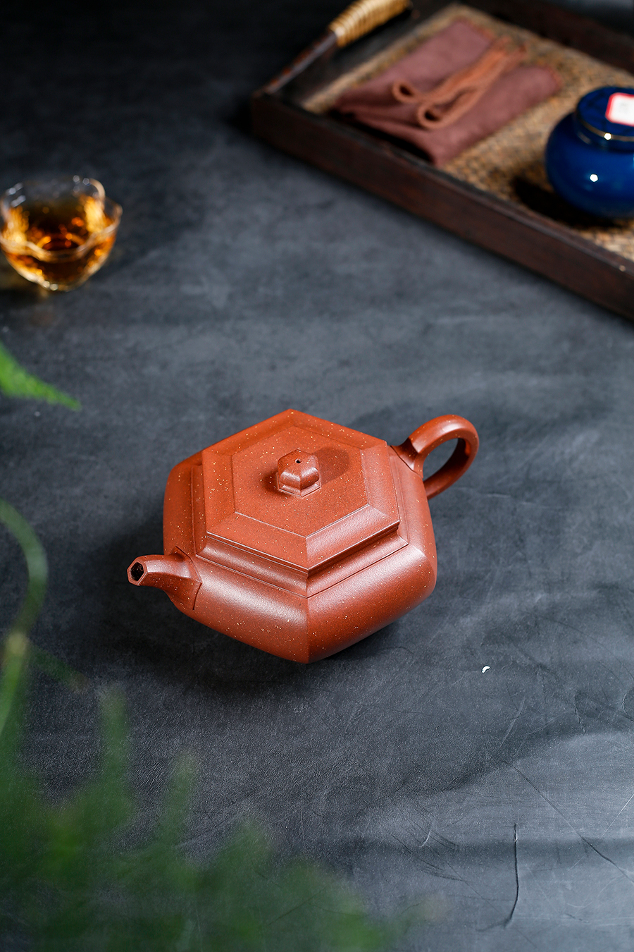 名家华健作品《大彬六方茗壶》