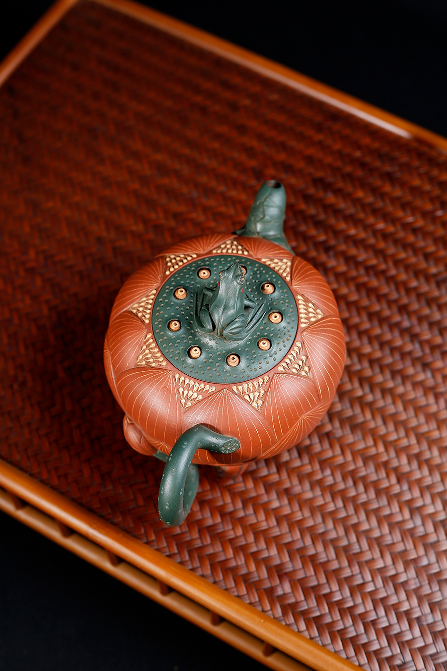 名家储亦斌作品《荷花壶·老红泥》