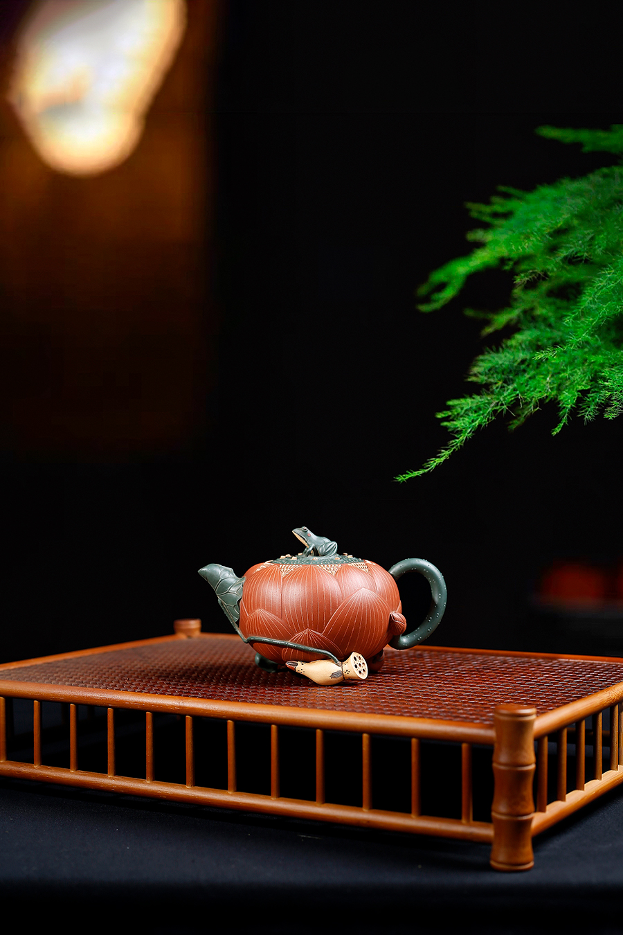 名家储亦斌作品《荷花壶·老红泥》