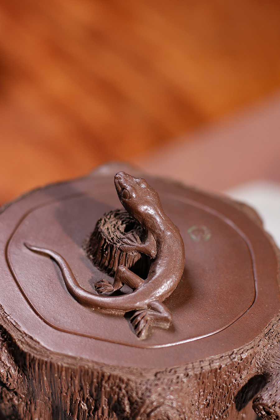 名家吴扣华作品《生机壶》