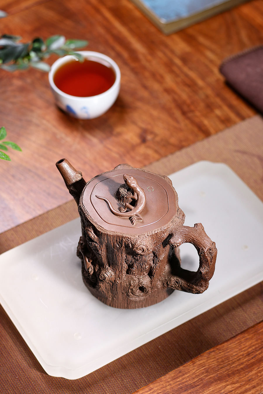 名家吴扣华作品《生机壶》