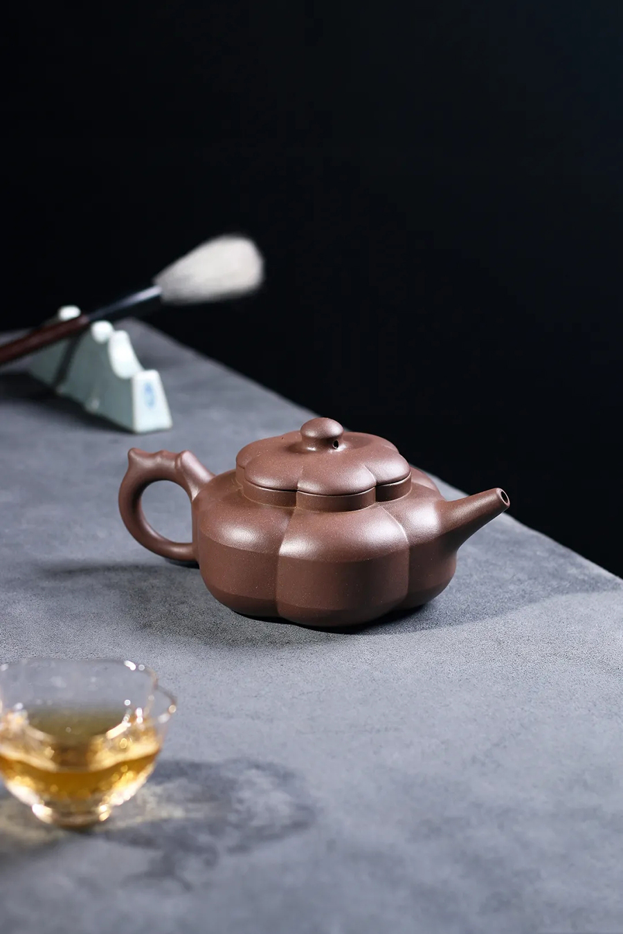 名家俞国良作品《梅花周盘》