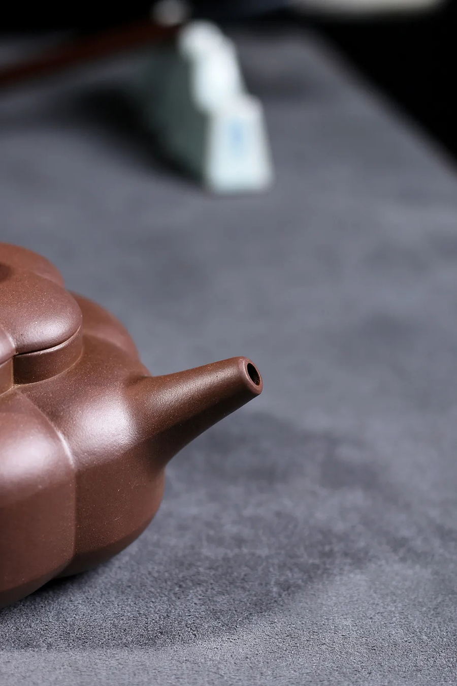 名家俞国良作品《梅花周盘》