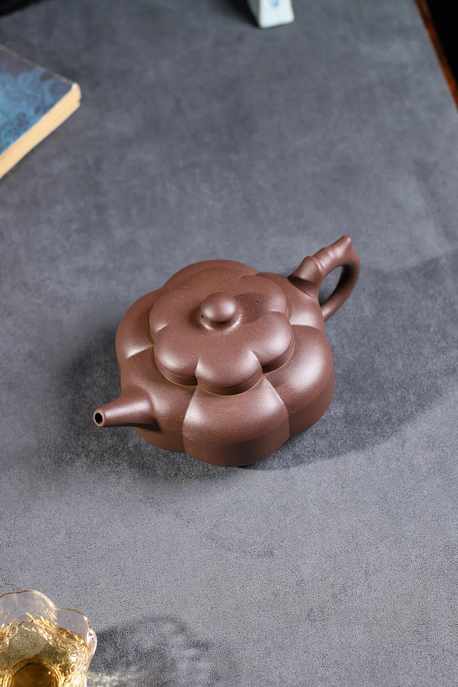 名家俞国良作品《梅花周盘》