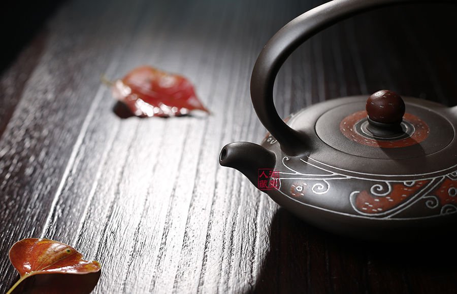 名家鲍仲梅作品《黛珠提梁》