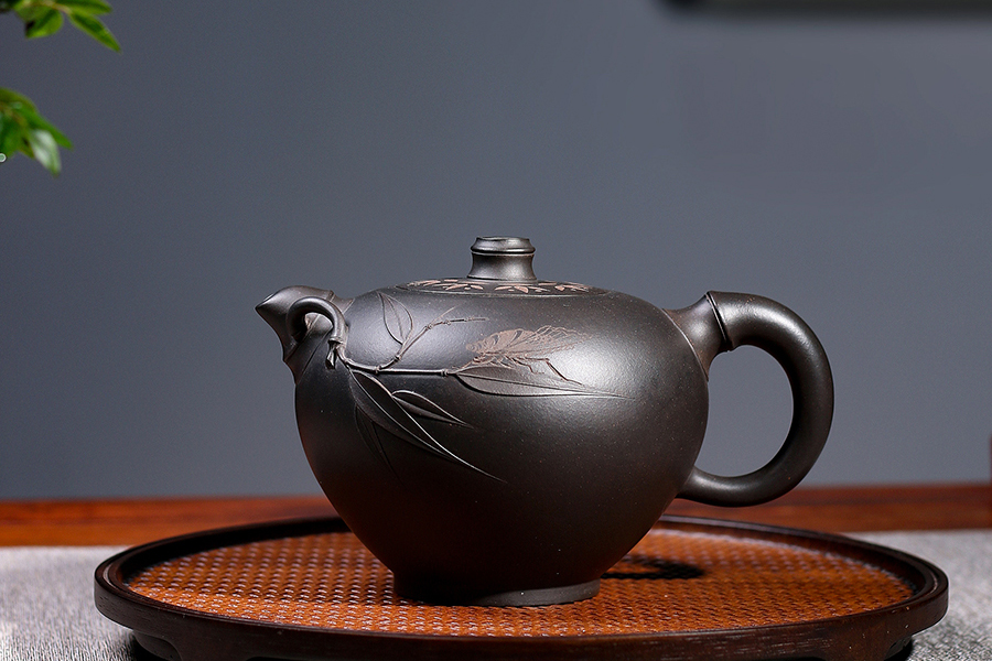 名家周菊英作品《凌云》