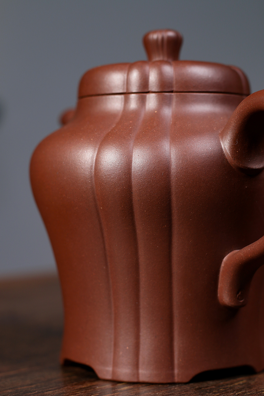 名家高湘君作品《高脚条纹》