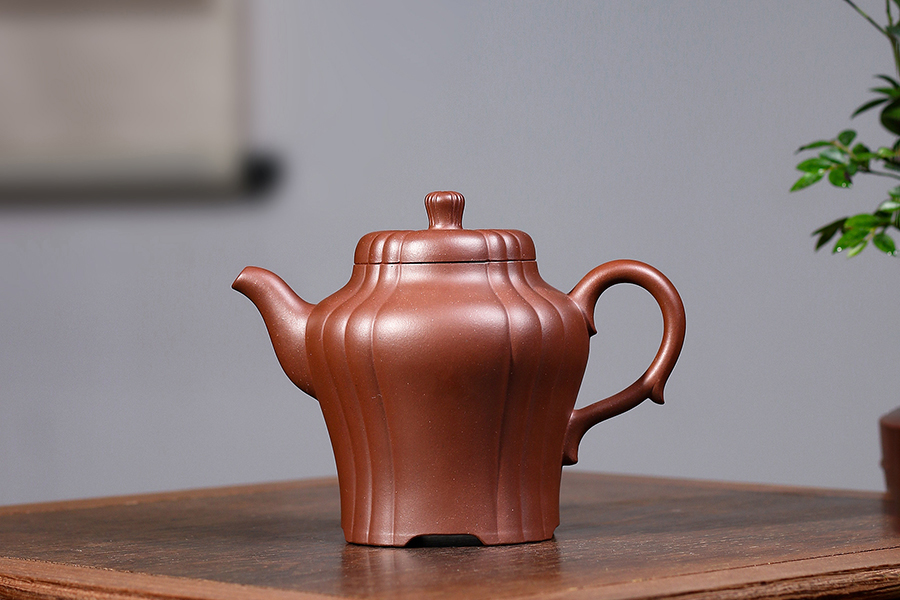 名家高湘君作品《高脚条纹》