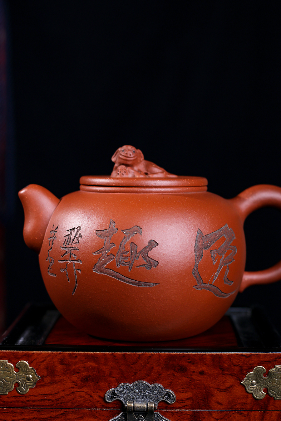 名家范永良作品《狮球壶(谢稚柳书画·孤品)》