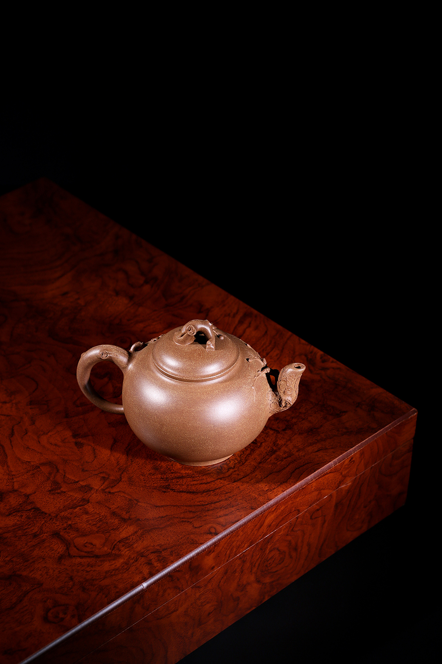 名家张红华作品《青梅》