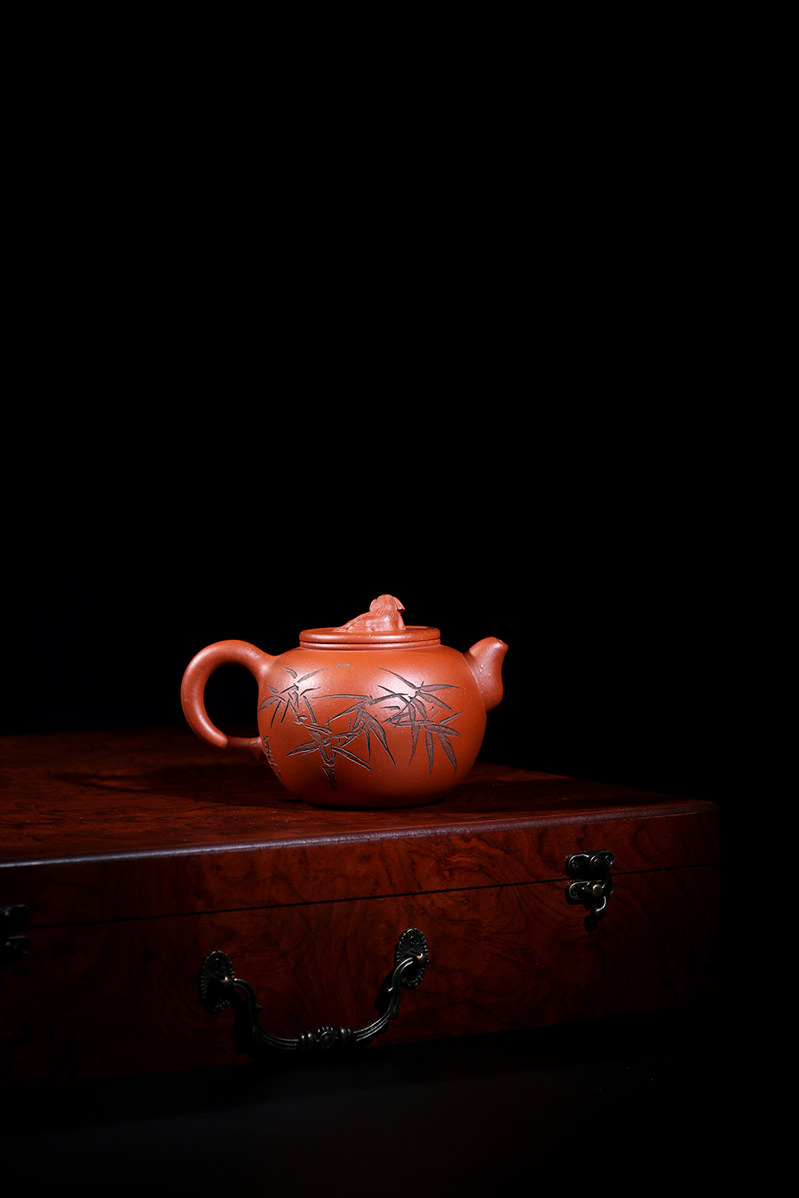 名家范永良作品《狮球壶(谢稚柳书画·孤品)》