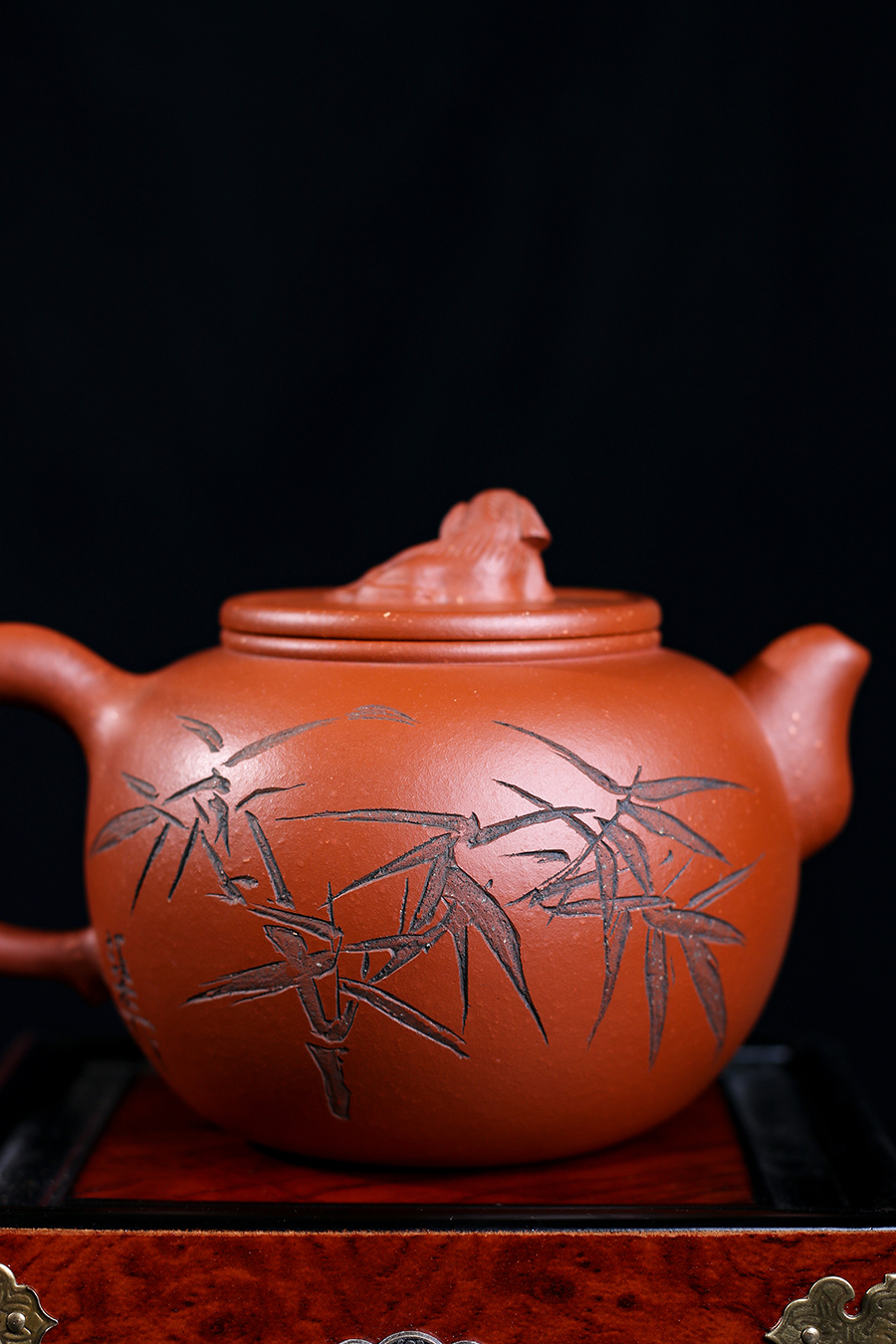 名家范永良作品《狮球壶(谢稚柳书画·孤品)》