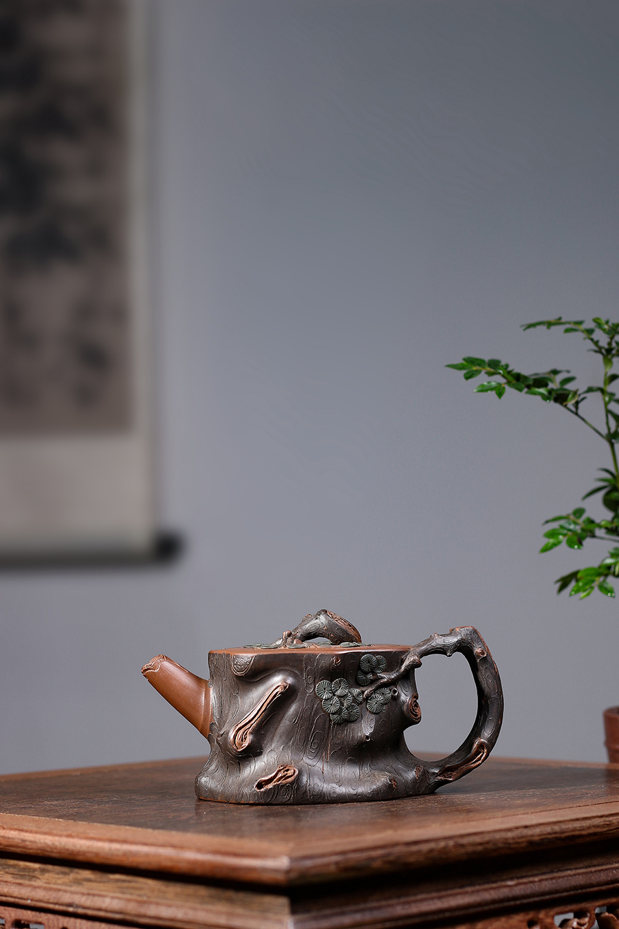 名家杨陶作品《劲松》