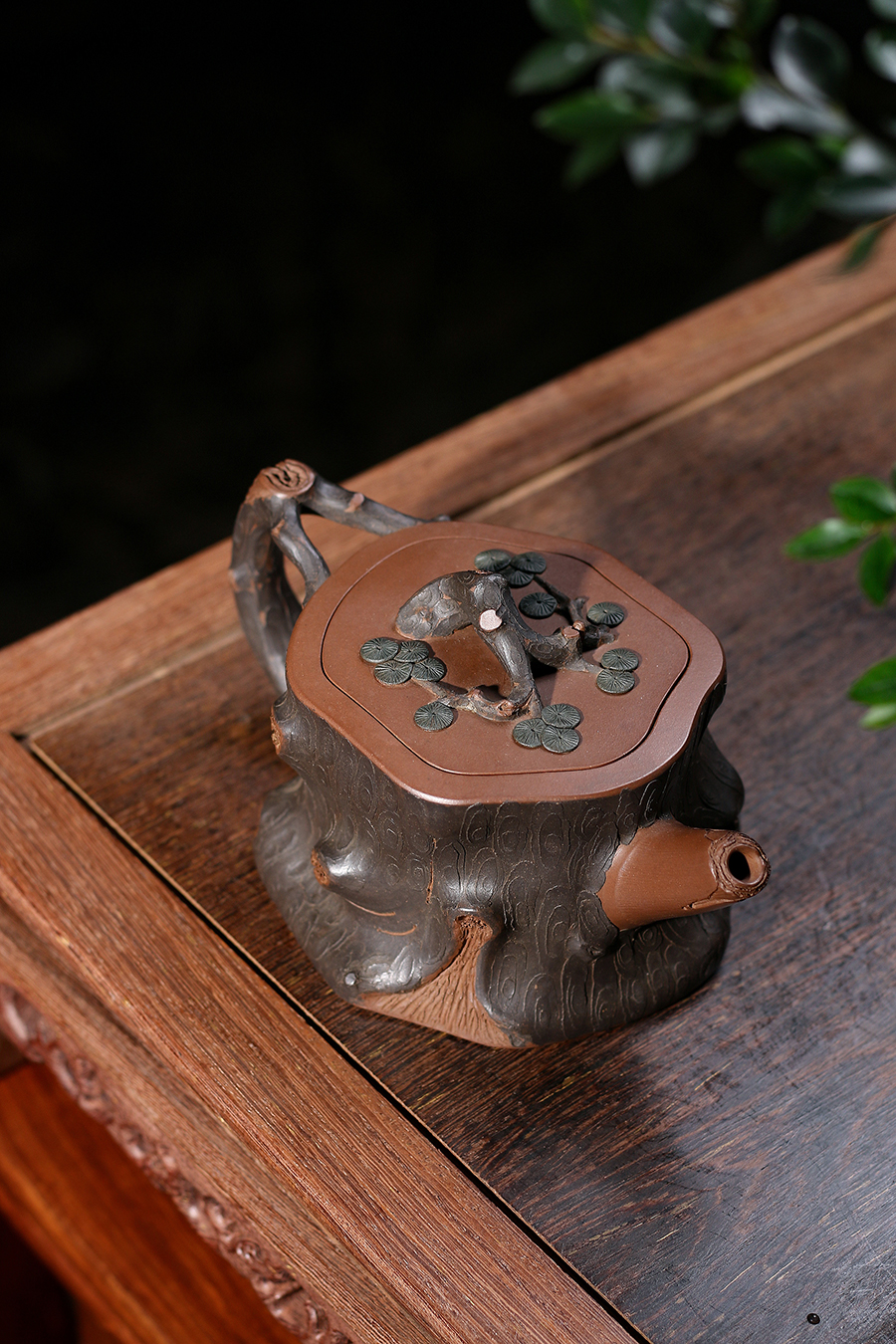 名家杨陶作品《劲松》