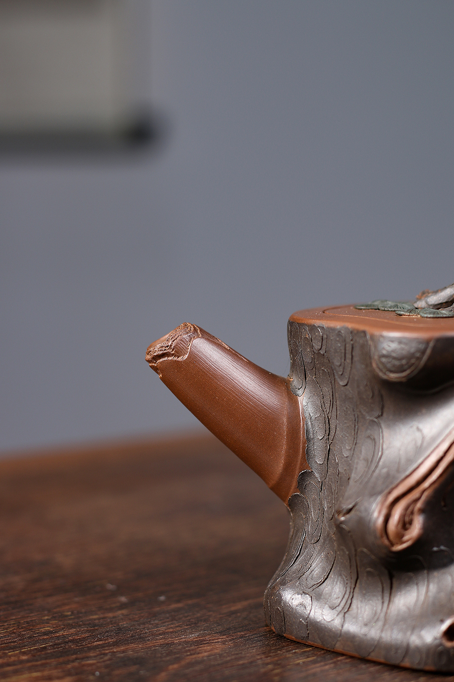 名家杨陶作品《劲松》