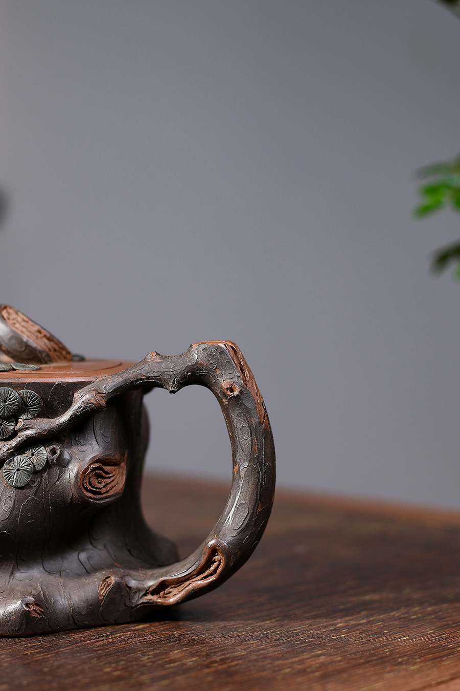 名家杨陶作品《劲松》